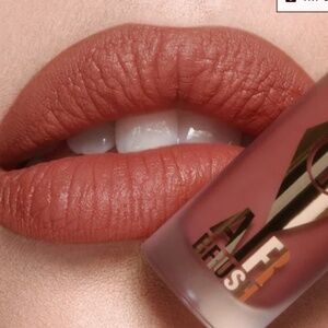 Charlotte Tilbury Airbrush Flawless Lip Blur - Honey Blur - BNIB